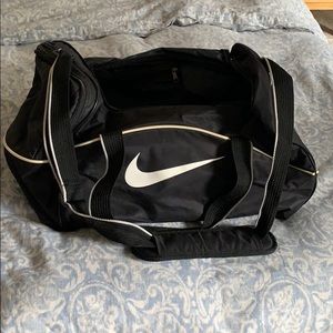 Nike Medium Sized Duffel Bag - Black